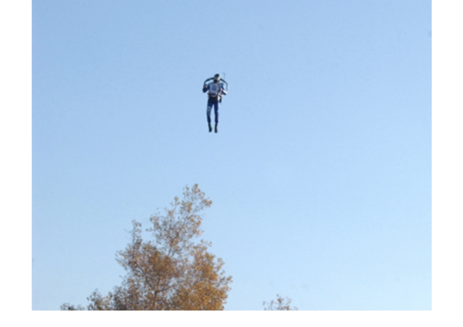 Los Angeles, aereo sfiora ragazzo in jet pack nei cieli