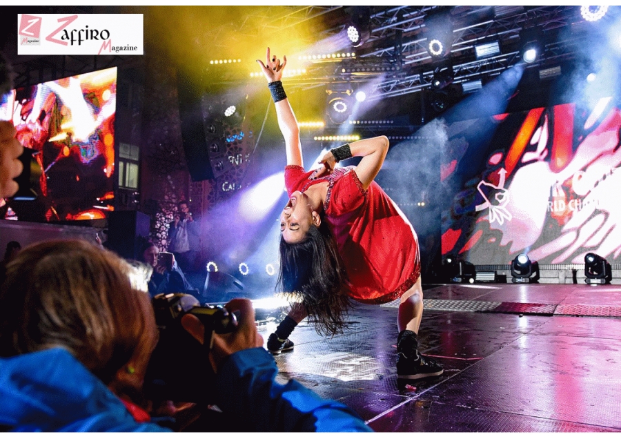 Nanami "Sette mari" Nagura, Giappone. Finale dell'Air Guitar World Championships a Oulu, in Finlandia. Foto: Juuso Haarala