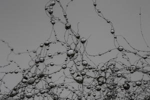 Sinapsi artificiali che comunicano con le cellule