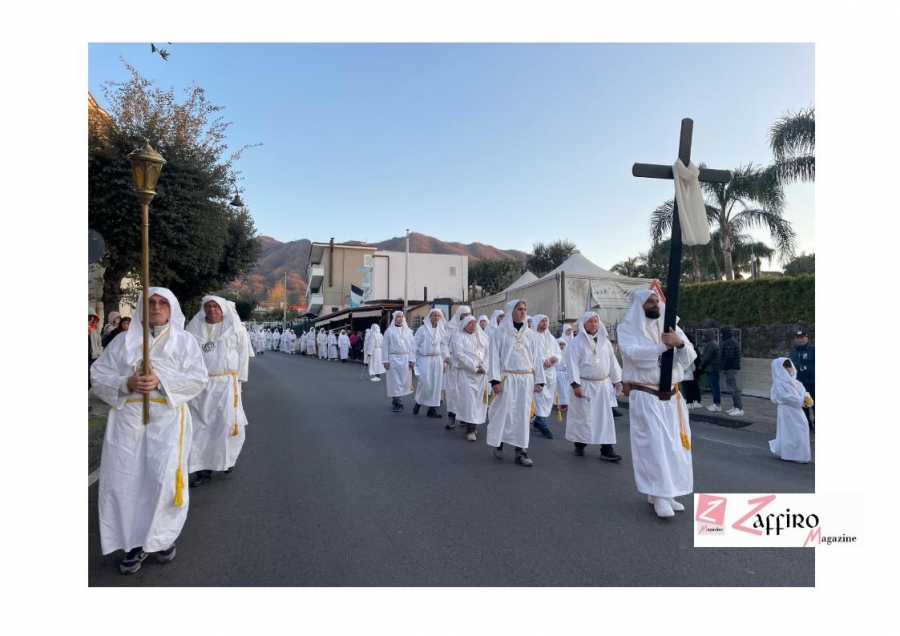 Somma Vesuviana c&#039;è la secolare processione del Venerdì Santo, una delle più antiche del Sud.