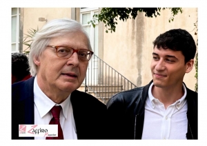 Lettera aperta Vittorio Sgarbi in ospedale: un padre d'arte, oltre il personaggio