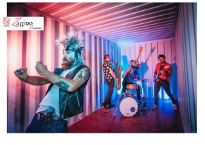 Pornoamore, sound punk tra Balcani e Cinisello Bronx